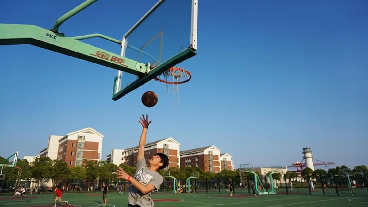NBA休赛期十队博弈:转会价值与市场预期观察